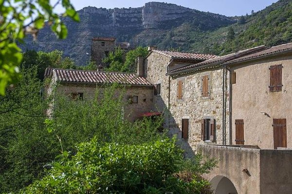 Guide pratique : Trouver la meilleure aire de camping-car dans les Cévennes